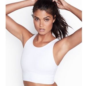 Victoria Sport Seamless Sports Bra/Crop top